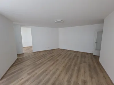 Ruhige, helle 2 Zimmer-Wohnung in bester Lage | U4 Pilgramgasse | Nähe Mariahilfer Straße und Naschmarkt – Bild 2