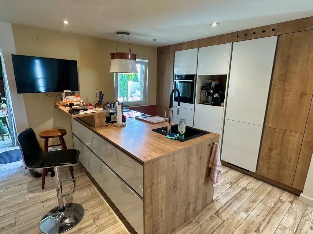 modernisierter, winterfester Bungalow mit Garage und Gartenhäuschen auf Pachtgrund in Neufeld am See zu verkaufen - Widok 2