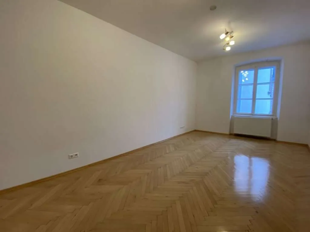Sehr gepflegte Innenstadtwohnung in absoluter Bestlage - Innere Stadt direkt beim Franziskanerplatz - WG geeignet - Provisionsfrei! - Ansicht 2