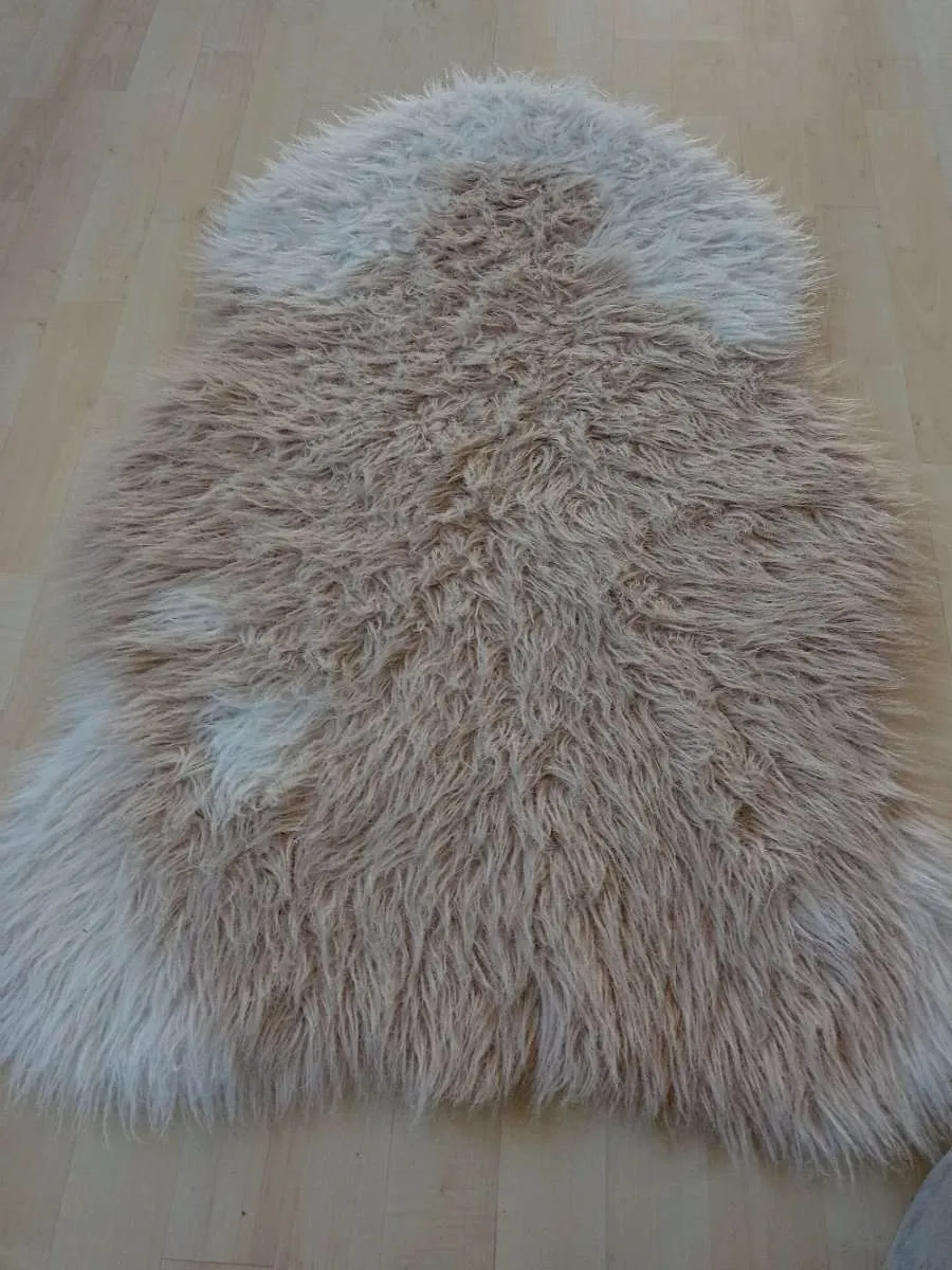 Fell Teppich Ikea Sidoremsa, € 4,- (2130 Paasdorf)