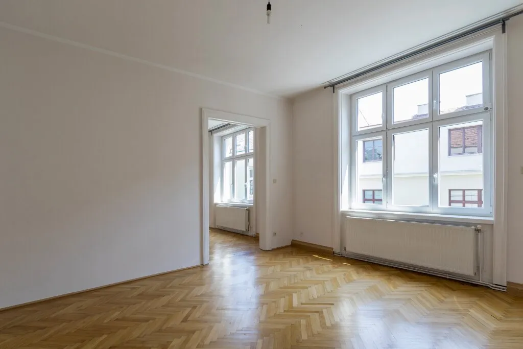 Hofseitige Altbauwohnung mit Balkon-Option!, Wien