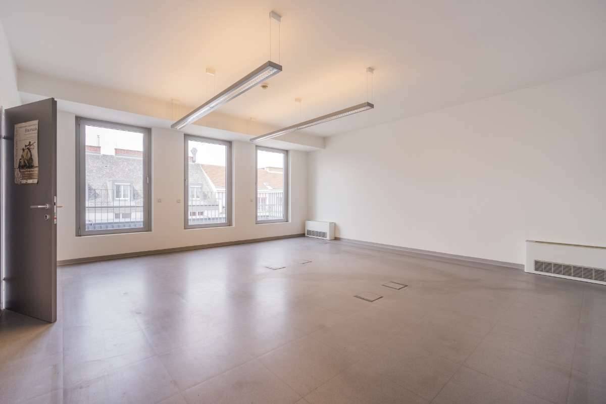 Barrierefreie Ordinationsfläche in der Fußgängerzone direkt bei der U1 Reumannplatz zu mieten - Ansicht 2