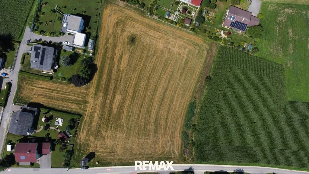 Perfekt für Bauträger: Sonniges, ca. 9.242 m² großes Grundstück für Wohnprojekt in Top-Lage in St. Stefan - Ansicht 3
