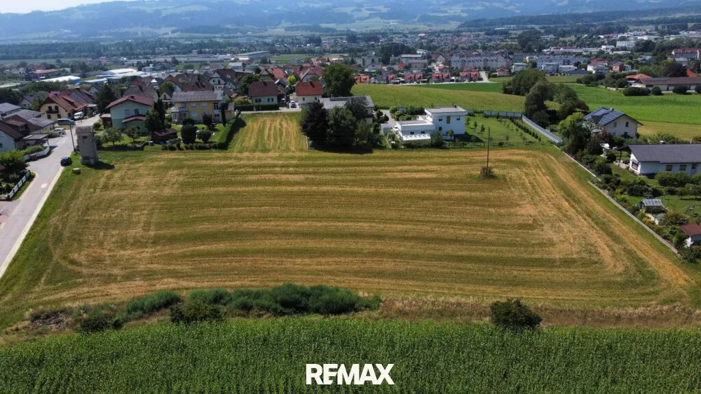 Perfekt für Bauträger: Sonniges, ca. 9.242 m² großes Grundstück für Wohnprojekt in Top-Lage in St. Stefan - Ansicht 2