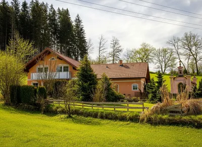 7-Zimmer-Immobilie kaufen in Feldkirchen – 372 m², € 680.000 – Bild 2 von 9