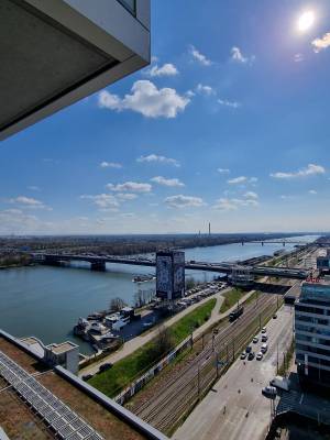 Exklusive 2-Zimmer-Wohnung - vollmöbliert mit spektakulärem Sonnenaufgangs- & Donaublick - Marina Tower (provisionfrei)