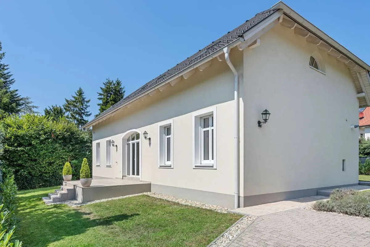 KLOSTERNEUBURG, STILVOLLE LUXUSVILLA - ERSTBEZUG, IN WIENNAHER RUHELAGE - Ansicht 3