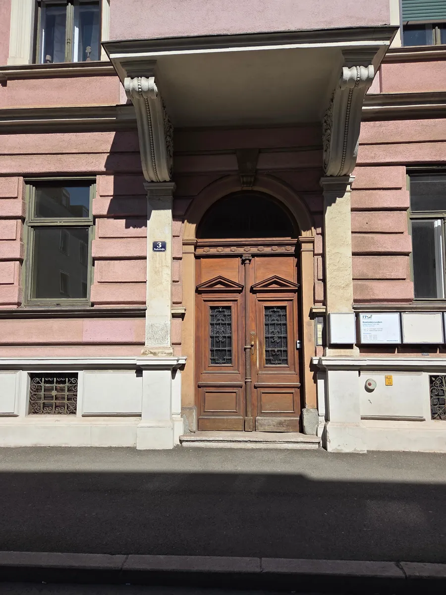 Barrierefreie & Zentrale Bürofläche mit Parkplatz - Ansicht 2