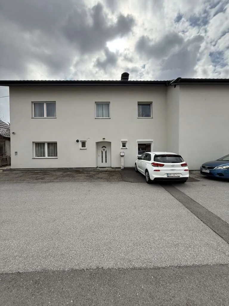 Großzügiges Wohnhaus in zentraler Lage - Ansicht 2