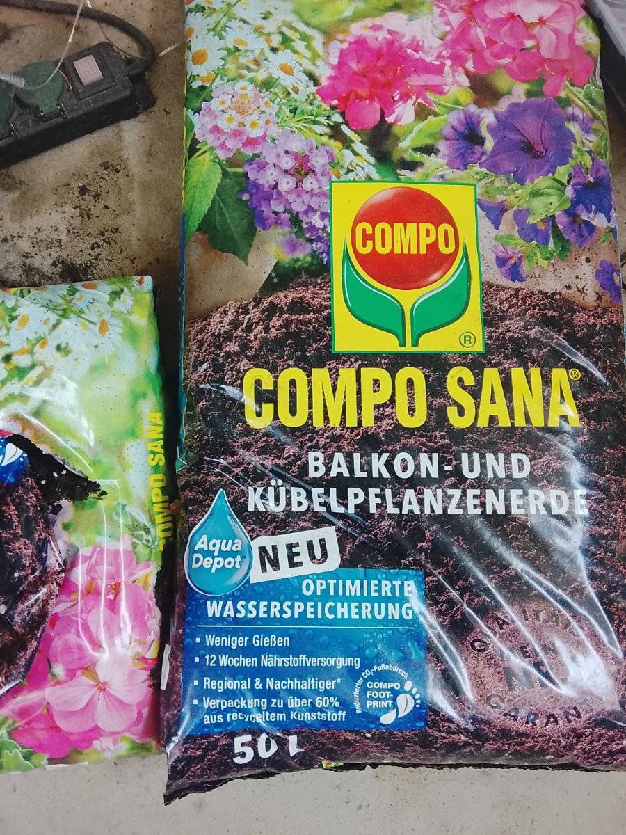 Balkonblumen Erde Combo Sana 50 L Sack,  5,- (8020 Eggenberg) - willhaben