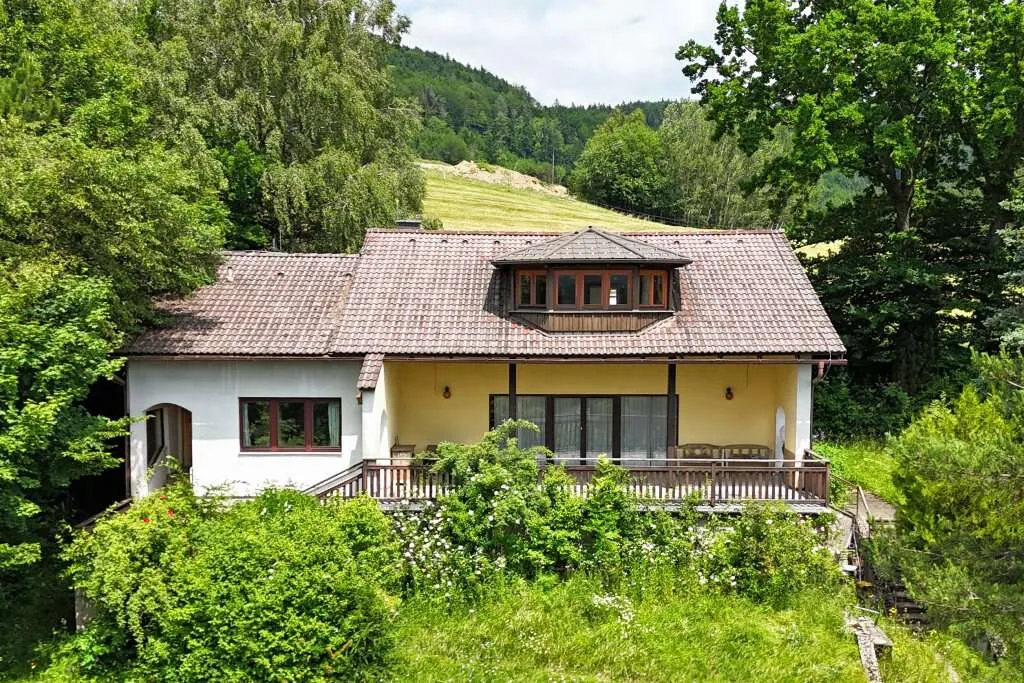 Wohnen im Einklang mit der Natur: Einfamilienhaus mit Panoramablick und ...