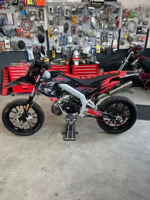 Aprilia SX 50 SM *RED-LION* *GARANTIE* *TOP-ZUSTAND*