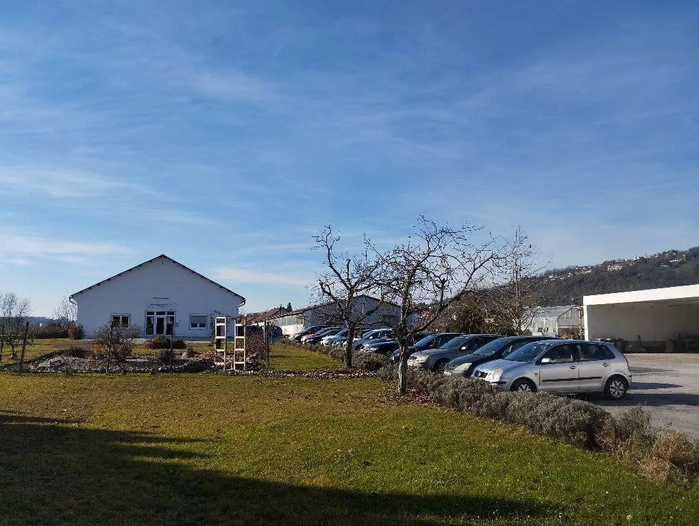 Beheizte Halle mit Werkstatt- und Büroeinheiten - Ansicht 2
