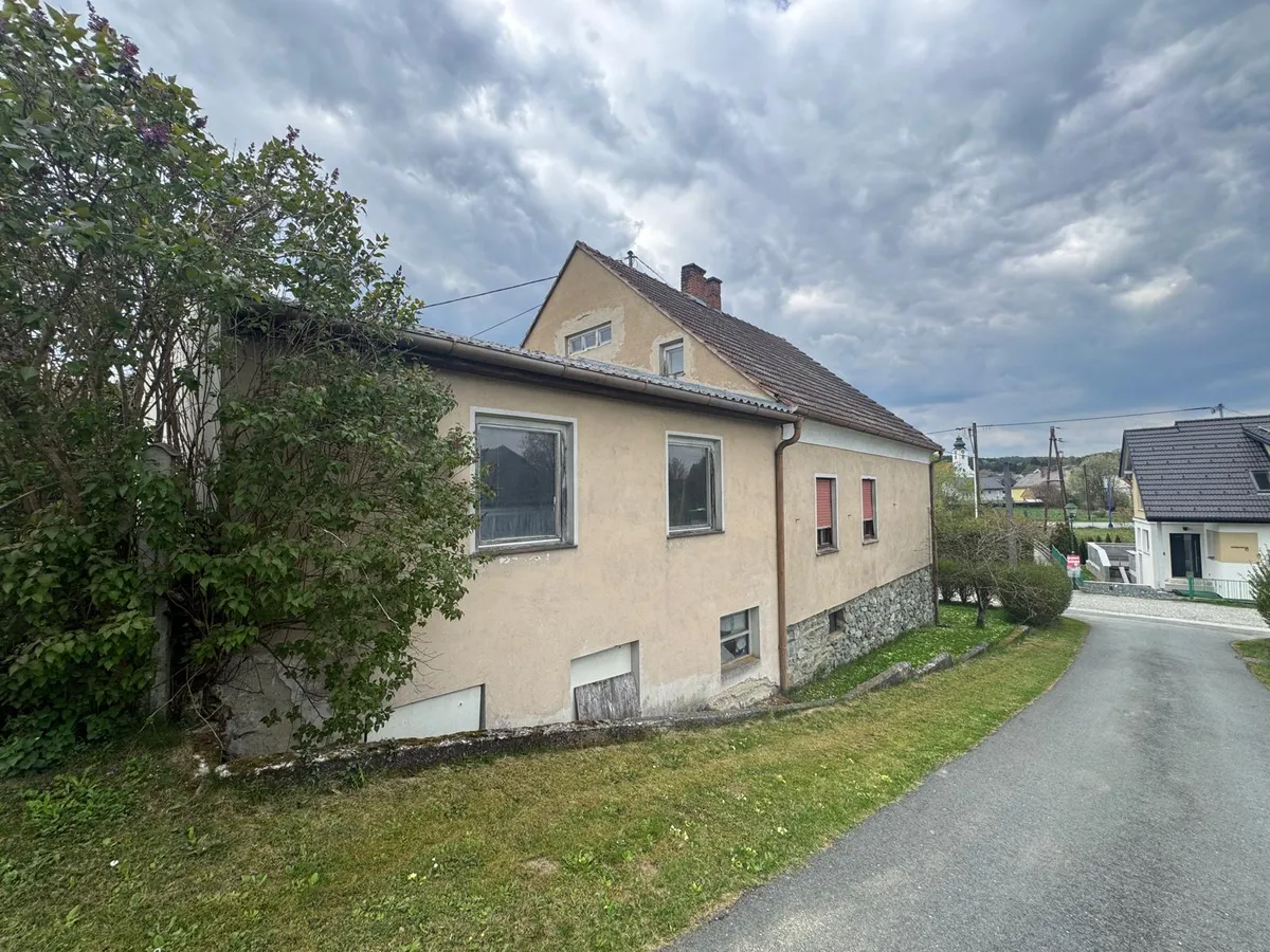 Sanierungsbedürftiges Einfamilienhaus mit viel Potenzial in ruhiger Siedlungslage in Kemeten - Ansicht 3