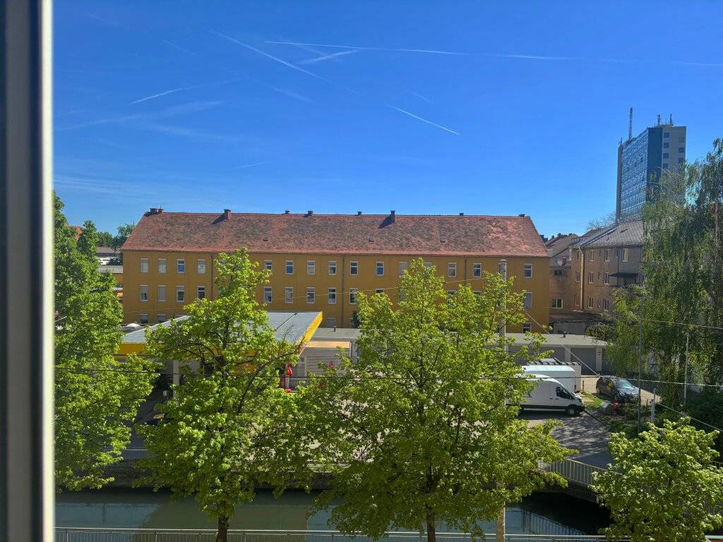 Erstbezug nach Sanierung: 4-Zimmer Altbauwohnung mit neuer Küche und hochwertiger Bad-Ausstattung - Ansicht 2
