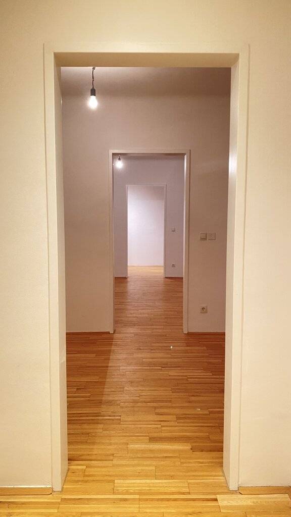 Schöne Drei- Zimmer Wohnung im Zentrum von Krems Mietbeginn: sofort - Ansicht 2