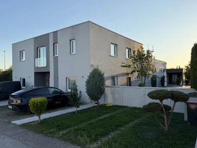 Immobilie kaufen in Wels-Land – 400 m², € 1.450.000 – Bild 1 von 10