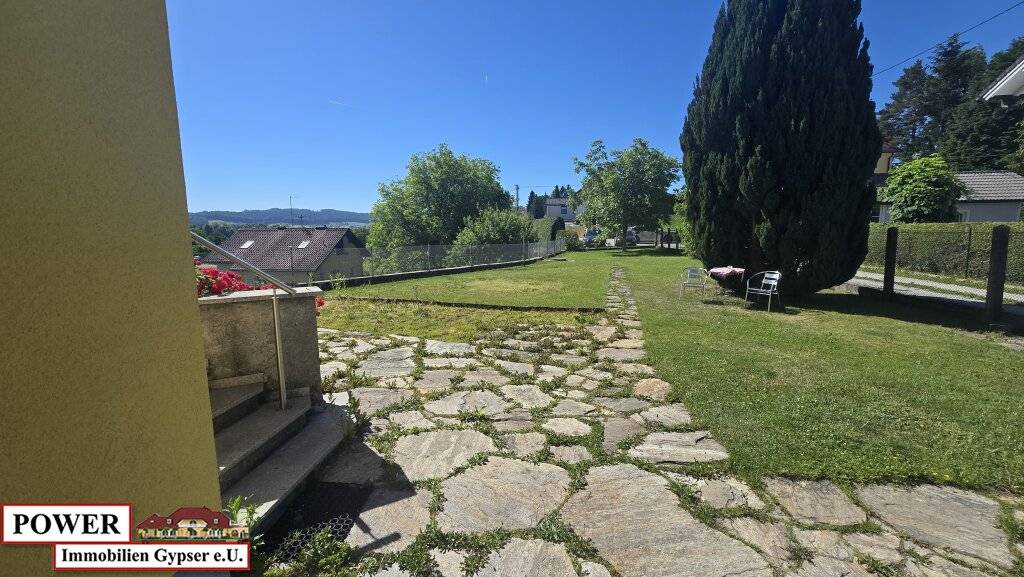 LEISTBARE Stadtwohnung mit Gartennutzung sofort zu beziehen! - Ansicht 2