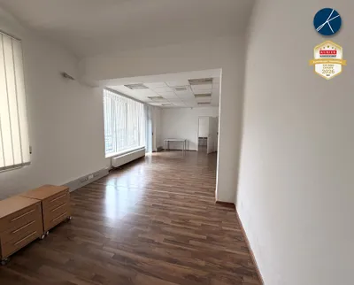 16-Zimmer-Gewerbeimmobilie mieten in Neunkirchen – 740 m², € 6.100 – Bild 13 von 14