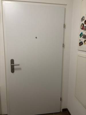 Direktvergabe: Teilmöblierte 2-Zimmer-Neubauwohnung mit Loggia