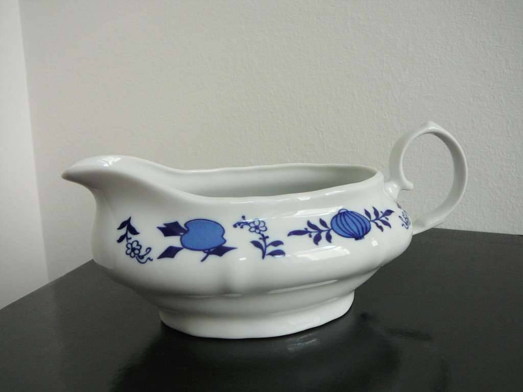 True Vintage: Wunderschöne antike Sauciere von Royal Five Stars Porzellan! Neuwertig! Schnäppchen! Zwiebelmuster blau/ weiß mit Punze! Saucenschüssel Landhausstil retro Nostalgie antik Soßenkännchen