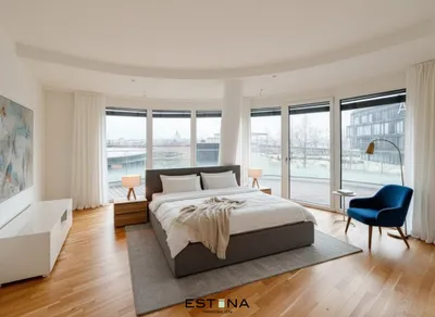 Neubau Nähe "UNO City" - Familienwohnung mit lichtdurchfluteten Panoramafenster – Bild 3