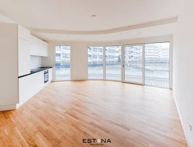 Neubau Nähe "UNO City" - Familienwohnung mit lichtdurchfluteten Panoramafenster – Bild 2