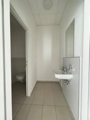 3-Zimmer-Gewerbeimmobilie mieten in Wels-Land – 81 m², € 11 – Bild 5 von 7