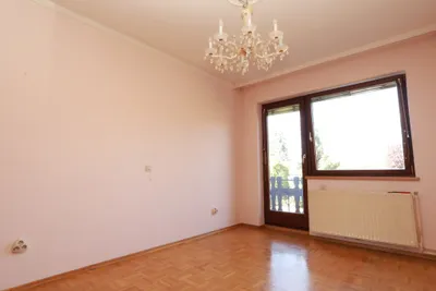 7-Zimmer-Haus mieten in Hollabrunn – 207 m², € 2.000 – Bild 4 von 12