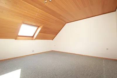 7-Zimmer-Haus mieten in Hollabrunn – 207 m², € 2.000 – Bild 10 von 12