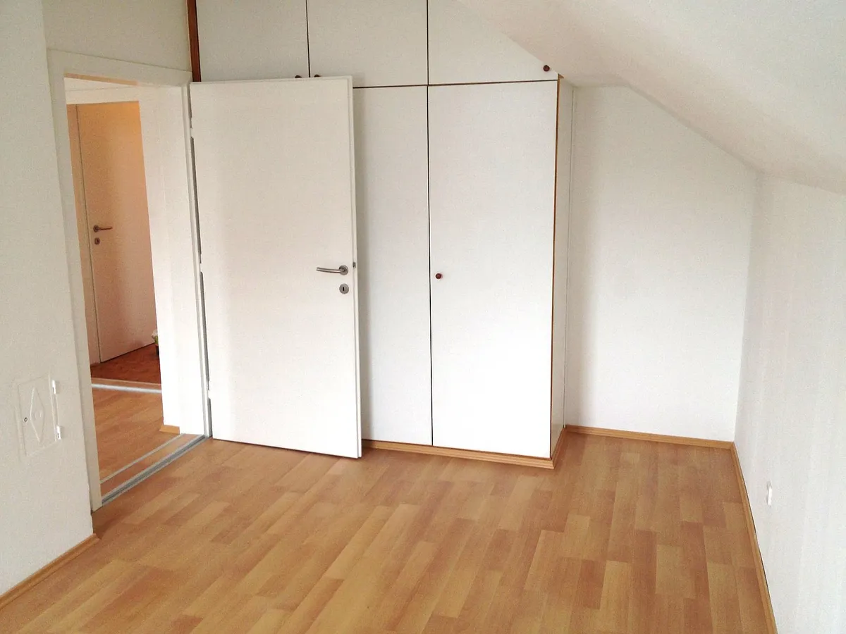 Sehr sonnige 3-Zimmerwohnung mit schönem Ausblick - im Stadtzentrum – pohled 3