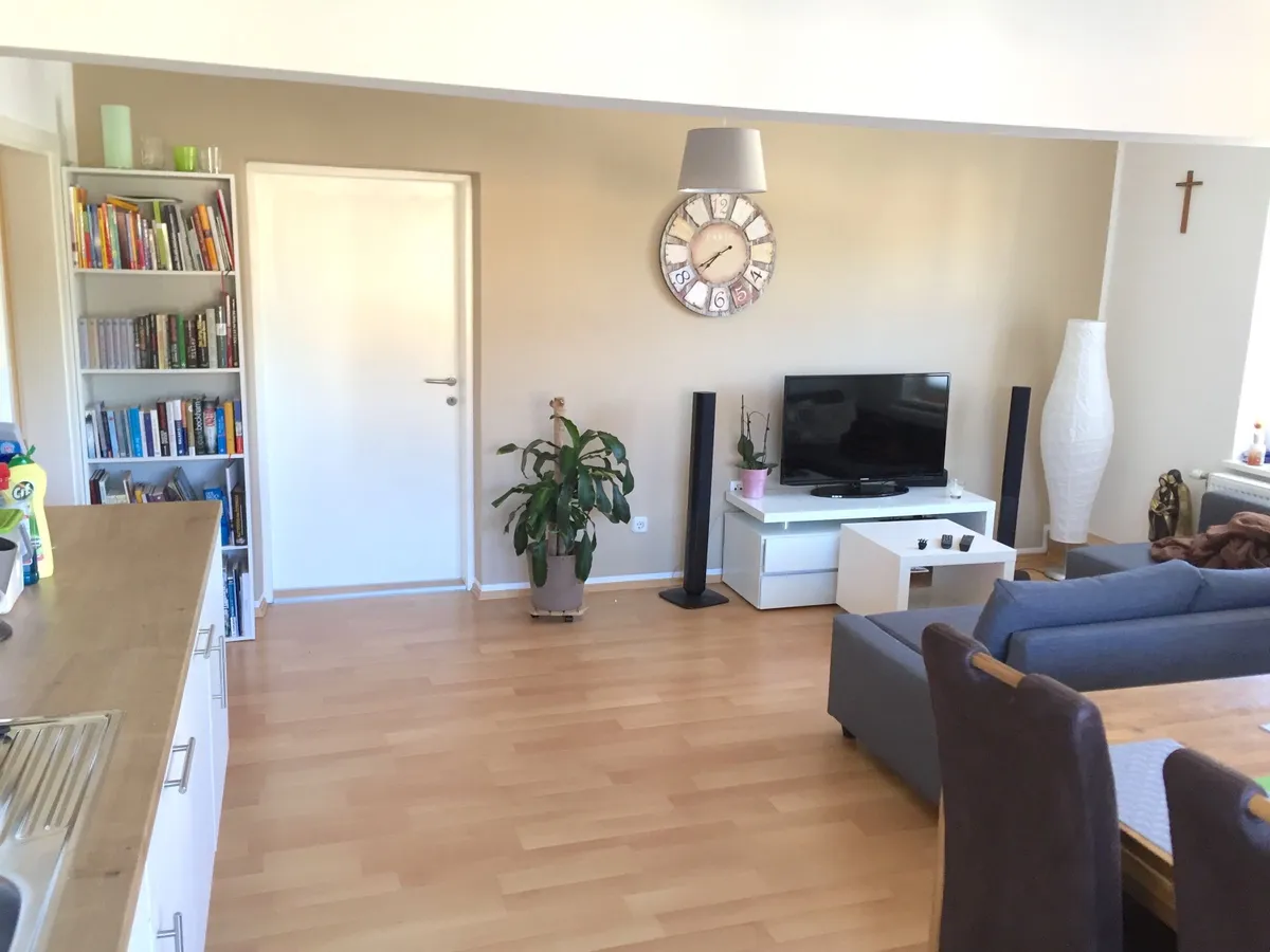 Sehr sonnige 3-Zimmerwohnung mit schönem Ausblick - im Stadtzentrum – pohled 2