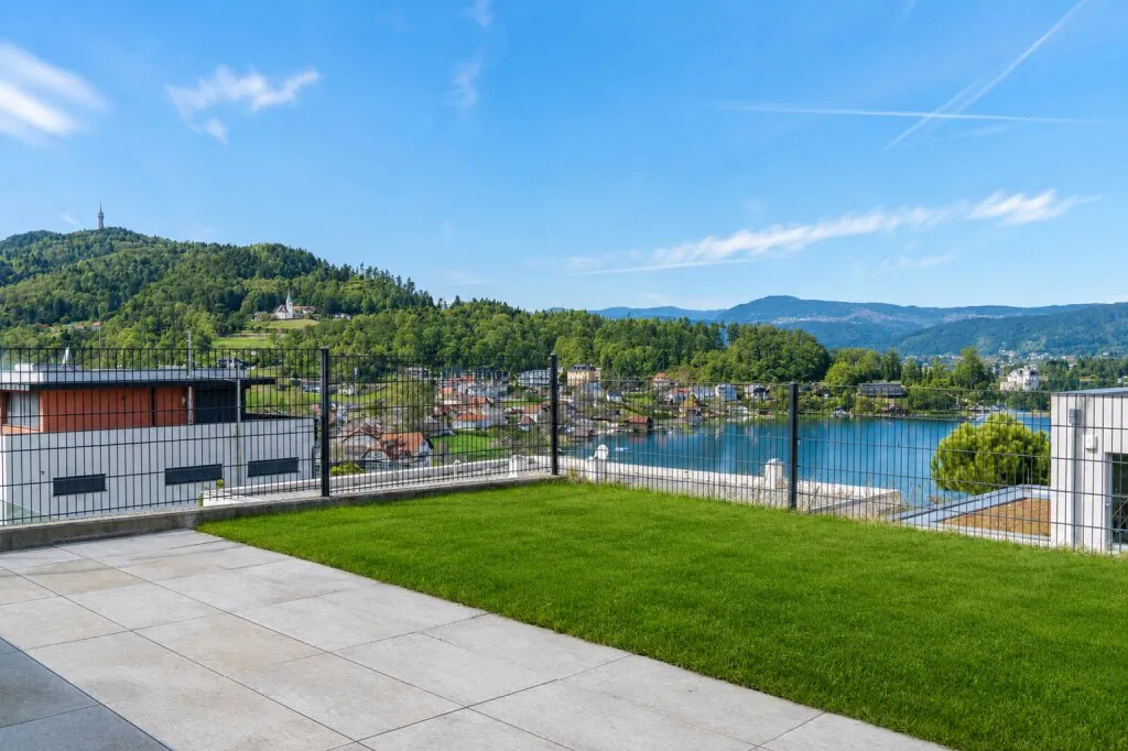 Exklusiver Wohngenuss am Wörthersee: Seeblick, Seezugang und höchste Wohnqualität - Ansicht 2