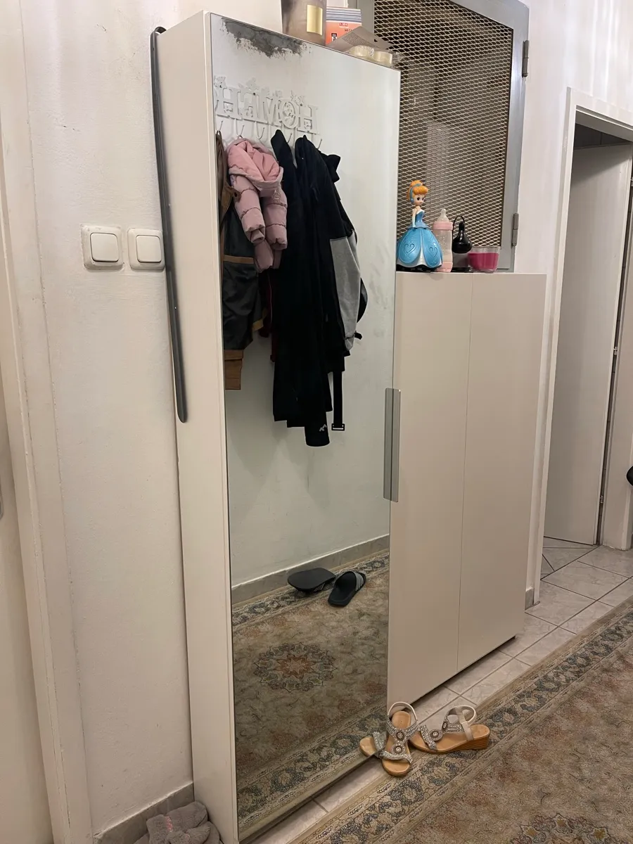 Garderobe mit großem Spiegel und Schuhschrank zu verkaufen, € 120,- (4020 Linz)