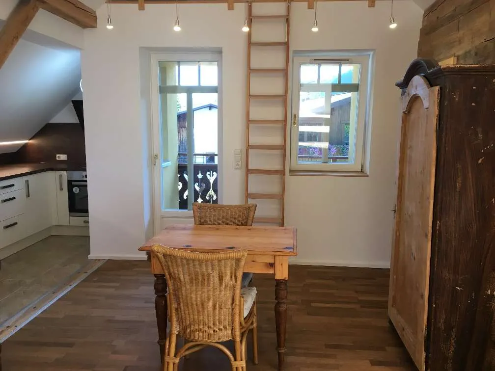 Boutique-Wohnung in Dachgeschoss von Jugendstilhaus Mieming - Ansicht 2
