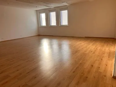 3-Zimmer-Gewerbeimmobilie mieten in Vöcklabruck – 96 m², € 8 – Bild 1 von 6