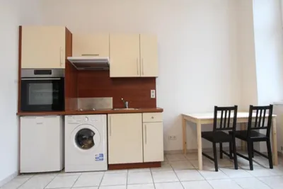 Wunderschön möblierte 1-Zimmer-Wohnung in zentraler Lage! Kurzzeitvermietung! – Bild 3