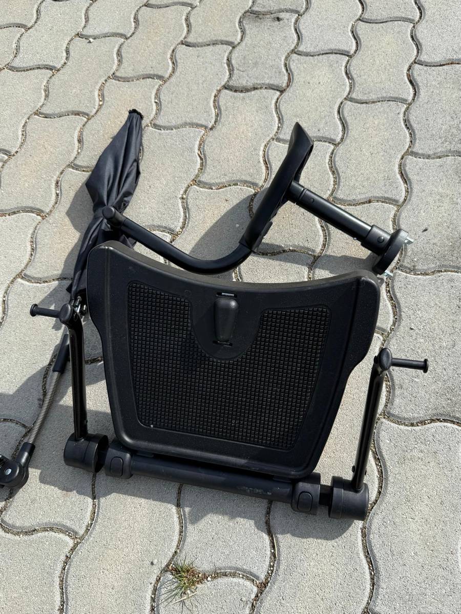 ABC Design Buggy Board Kiddie Ride On 2 Kinderwagen-Trittbrett mit Sitz  schwarz,  30,- (1230 Wien) - willhaben