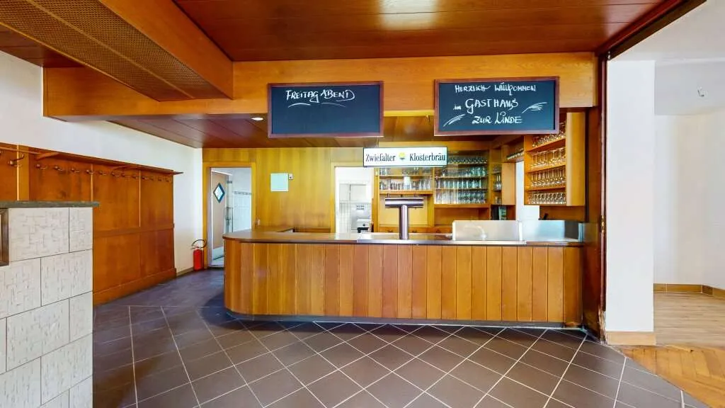 Einzigartiges Gewerbeobjekt mit Gastronomie, Eventsaal & Betreiberwohnung mitten in Großbettlingen – pohled 2
