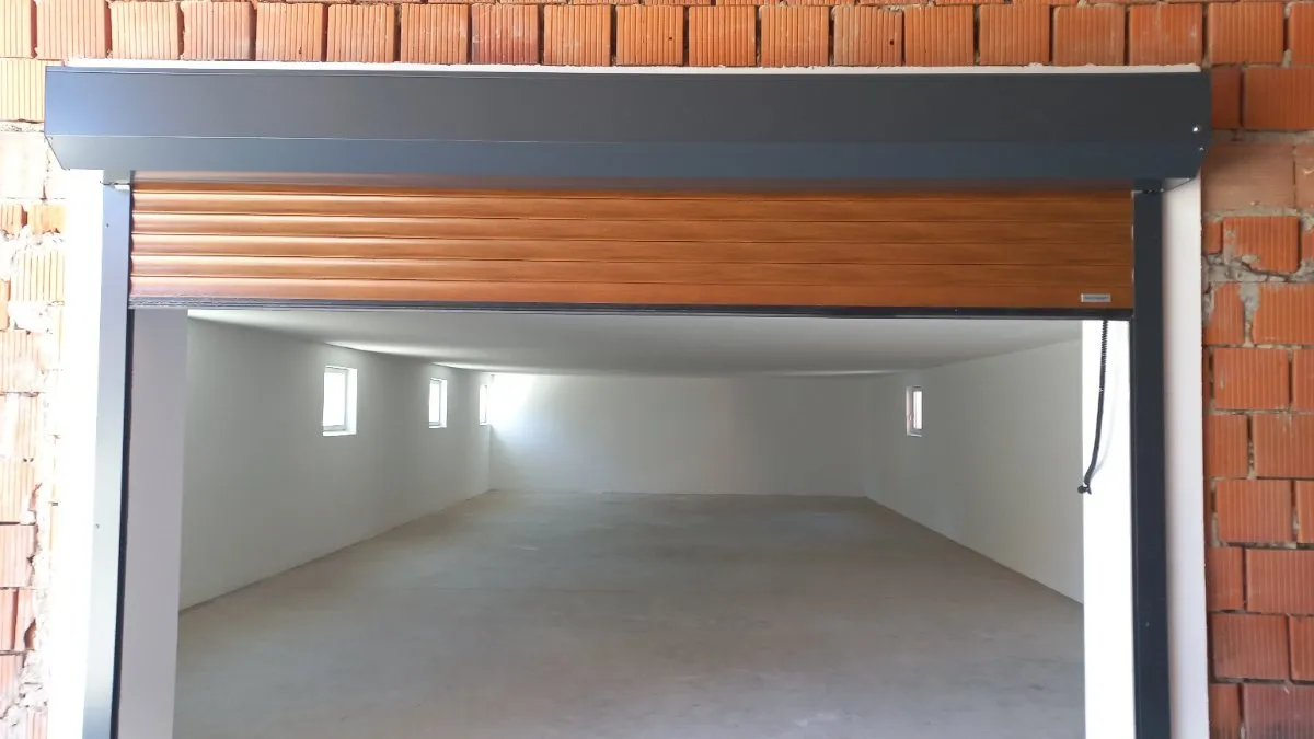 Lager Garage mit el. Tor - Ansicht 2