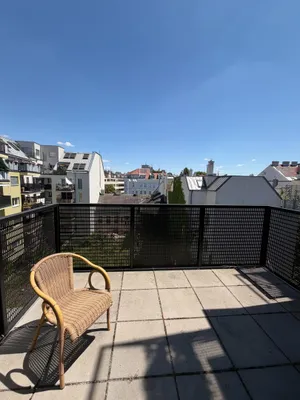 Kleine 2-Zimmer-Wohnung mit Balkon Richtung Innenhof