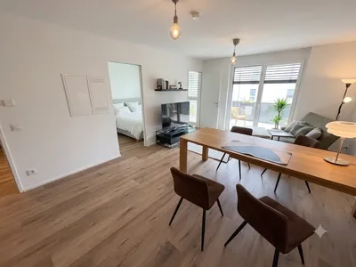 Kleine 2-Zimmer-Wohnung mit Balkon Richtung Innenhof – Bild 2