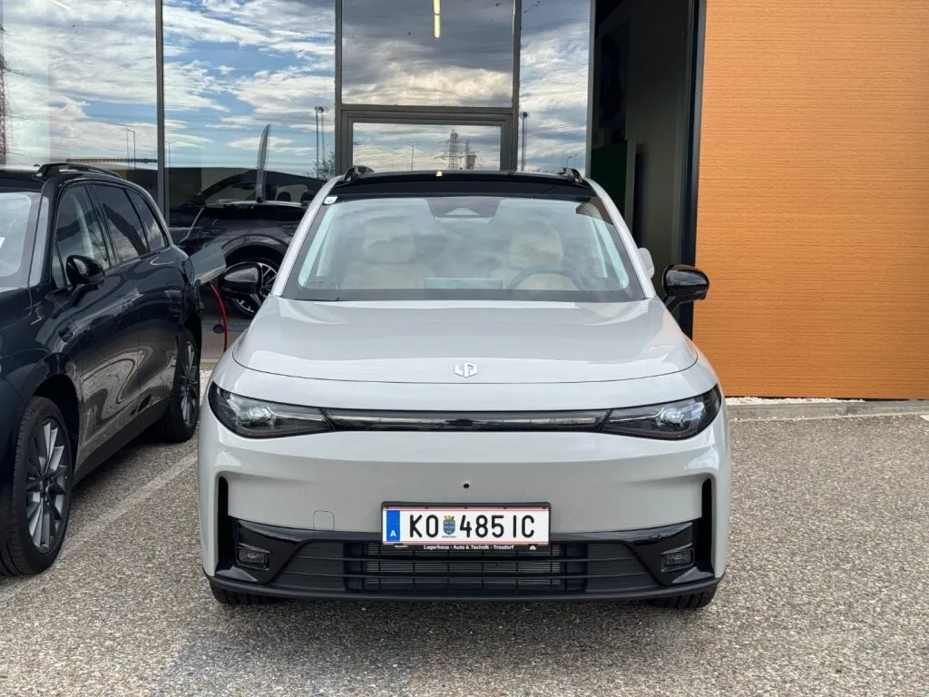 Leapmotor C10