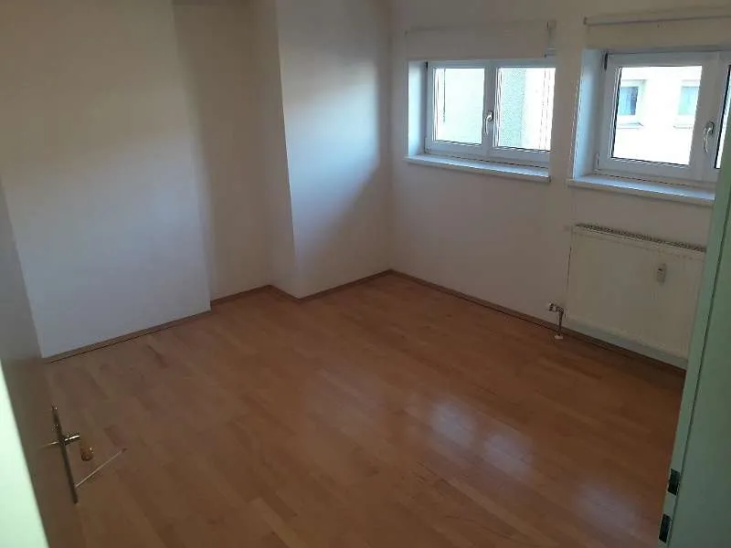 Dachgeschosswohnung mit Schlossbergblick - Ansicht 2