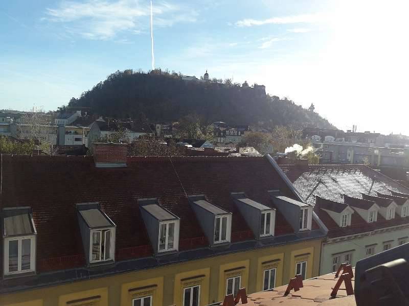 Dachgeschosswohnung mit Schlossbergblick, Graz