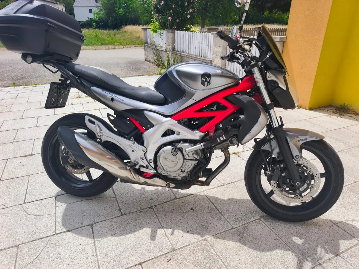 Suzuki SV