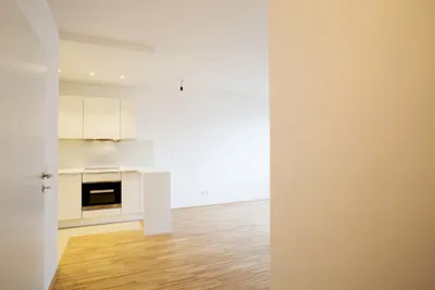 2-ZIMMER-WOHNUNG! Nähe Millennium City U6! – Bild 2