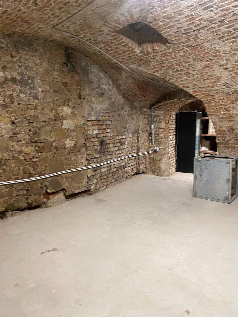 Kellerfläche mit insgesamt ca. 130 m² trocken, kein Lokal möglich! - Widok 3