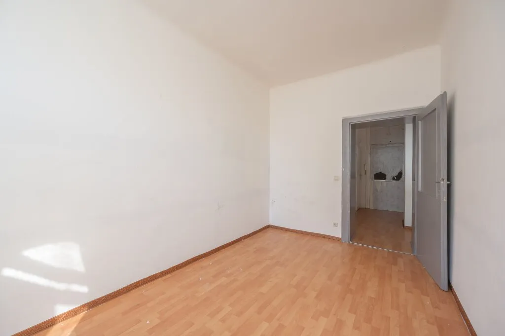 ++Airbnb++ sanierungsbedürftige 2-Zimmer-Wohnung in sehr guter Lage – pohled 2