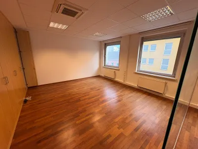 8-Zimmer-Wohnung kaufen in Wien – 346 m², € 890.000 – Bild 8 von 12
